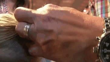 Hair Salon Teaches Dads How To Do Their Daughters&#8217; Hair By Offering Beer