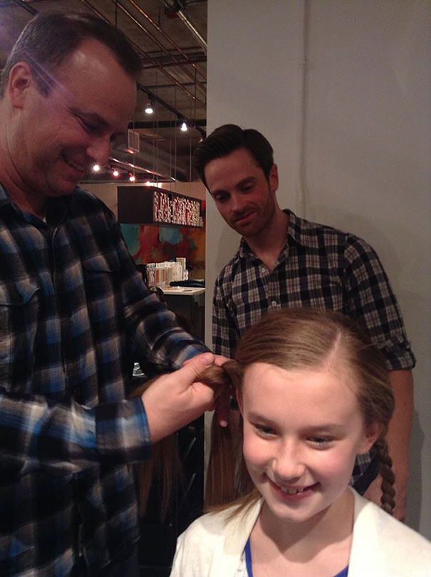 Hair Salon Teaches Dads How To Do Their Daughters&#8217; Hair By Offering Beer