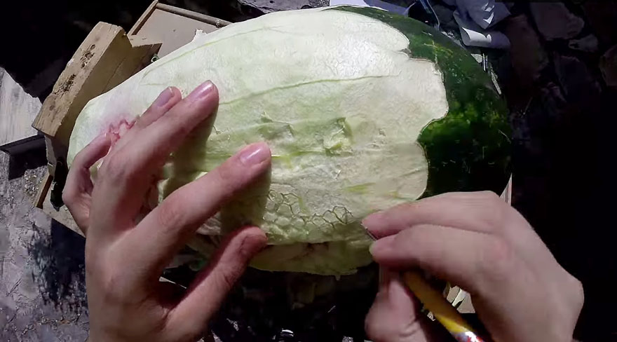 Watch This Watermelon Become A Terrifying Dragon Watch This Watermelon Become A Terrifying Dragon