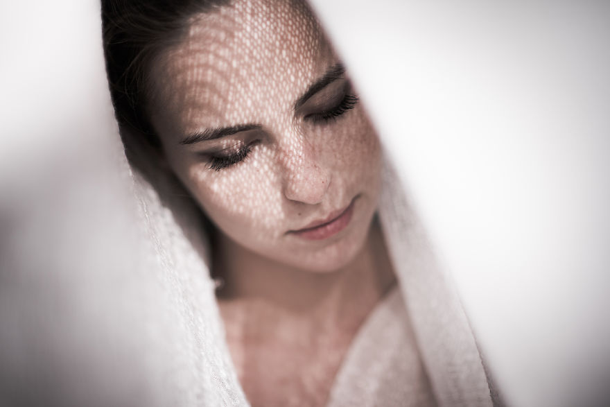 I Photograph Beautiful Women With Their Eyes Shut