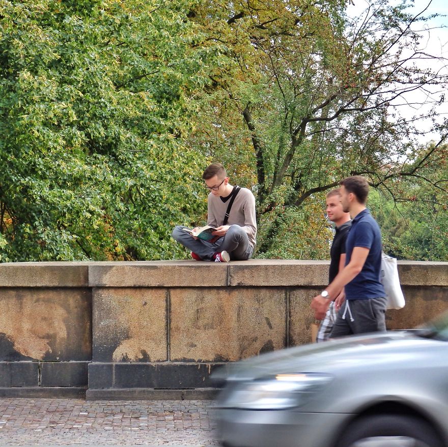 I Show People They Can Read Books Anywhere And Anytime (Part 2) I Show People They Can Read Books Anywhere And Anytime (Part 2)