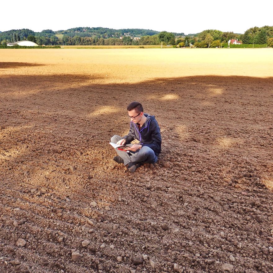 I Show People They Can Read Books Anywhere And Anytime (Part 2) I Show People They Can Read Books Anywhere And Anytime (Part 2)