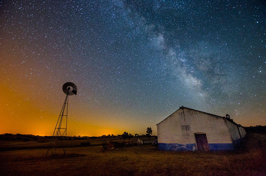 I Capture The Starry Skies Of Less-Polluted Places