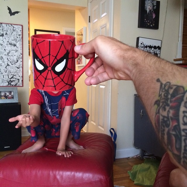 Creative Dad Turns His Kids Into Superheroes With Pop-Culture Mugs Creative Dad Turns His Kids Into Superheroes With Pop-Culture Mugs