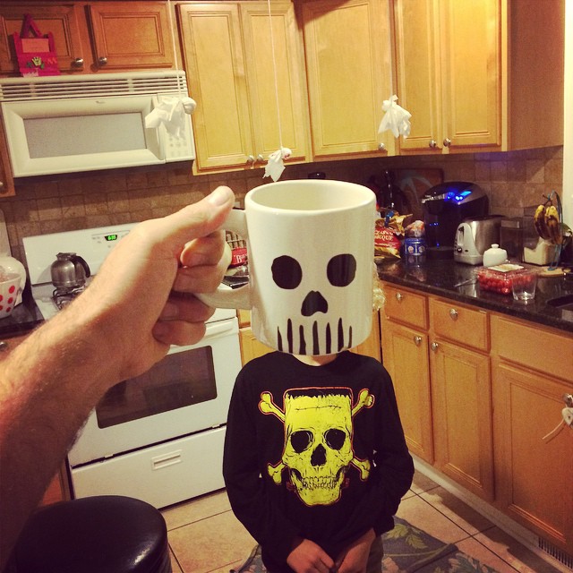 Creative Dad Turns His Kids Into Superheroes With Pop-Culture Mugs