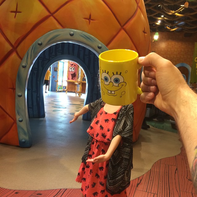 Creative Dad Turns His Kids Into Superheroes With Pop-Culture Mugs Creative Dad Turns His Kids Into Superheroes With Pop-Culture Mugs