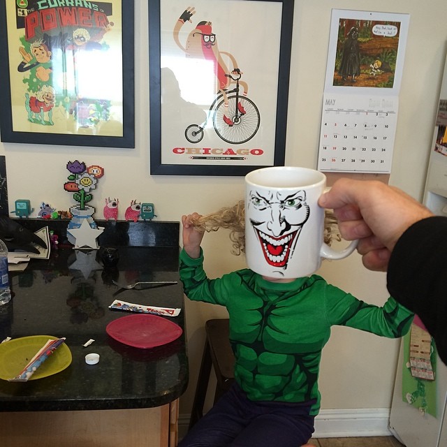 Creative Dad Turns His Kids Into Superheroes With Pop-Culture Mugs Creative Dad Turns His Kids Into Superheroes With Pop-Culture Mugs