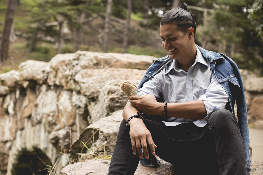 This Guy Took Engagement Photos With A Burrito This Guy Took Engagement Photos With A Burrito