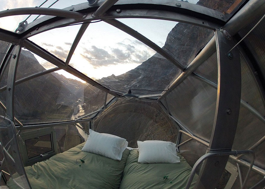 Terrifying See-Through Sleeping Capsules Hang 400 Feet Above Peru&#8217;s Sacred Valley
