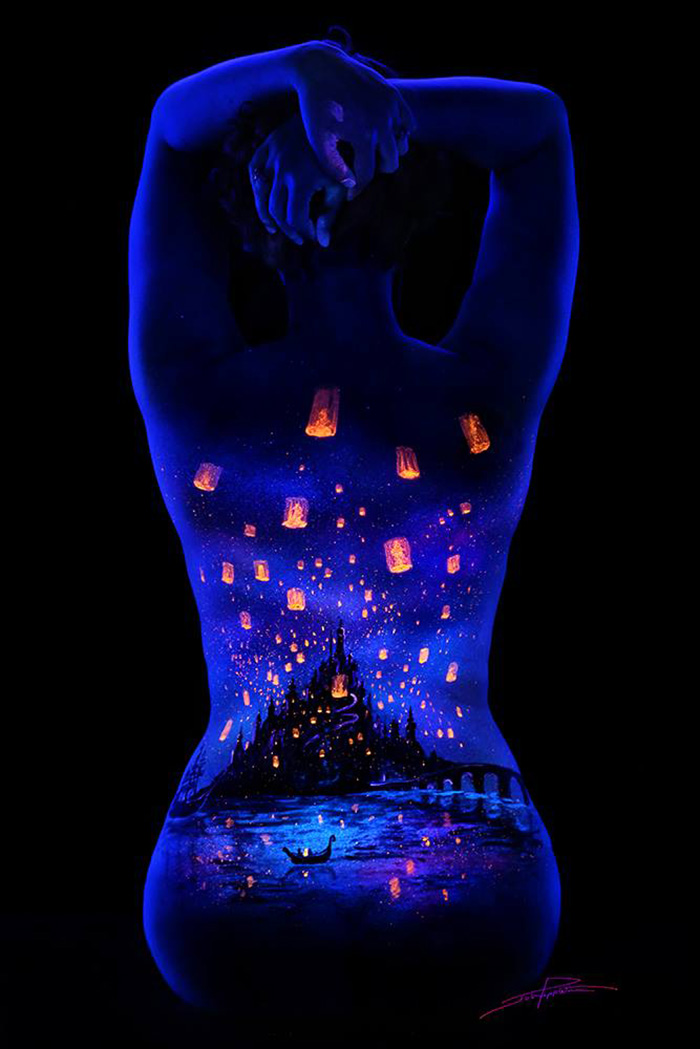 I Paint “Bodyscapes” That Glow Under Black Light I Paint “Bodyscapes” That Glow Under Black Light