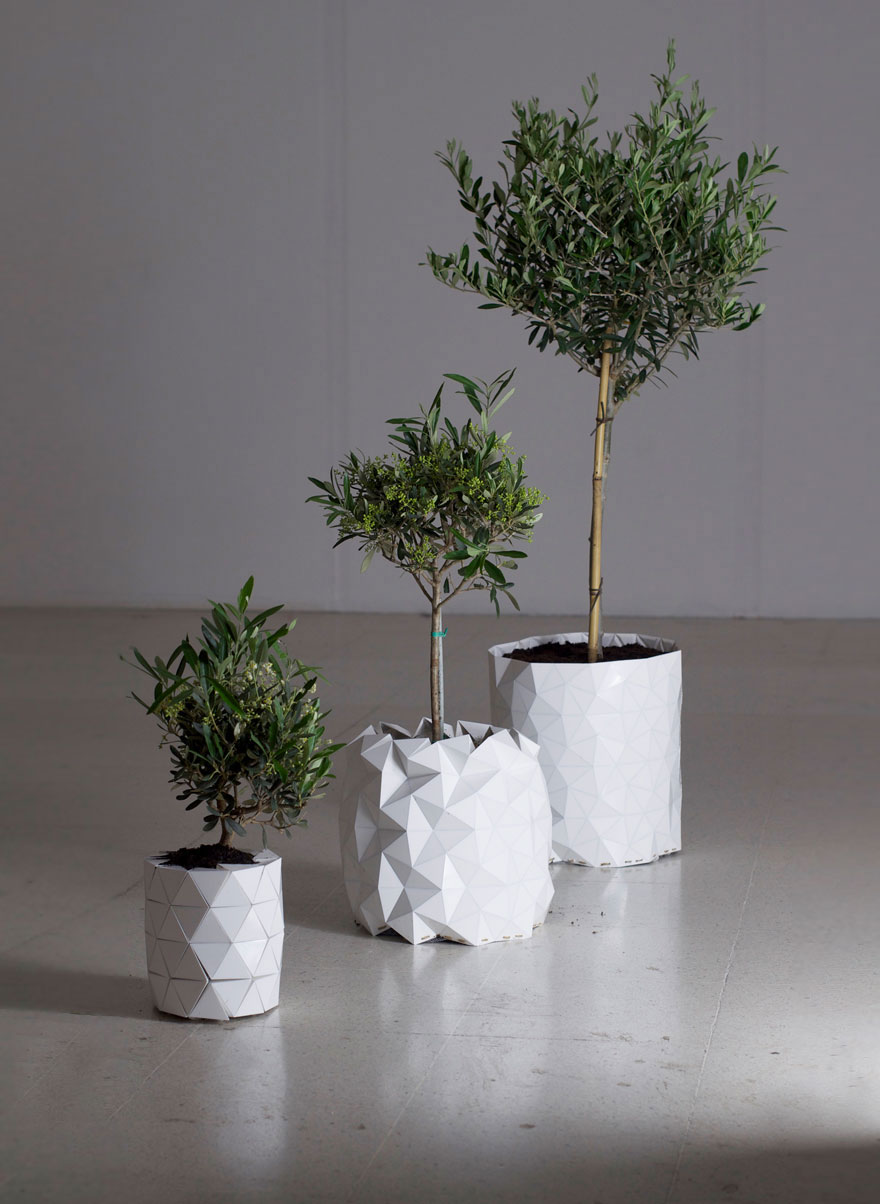 Shape-Shifting &#8216;Origami&#8217; Pots That Grow Together With Your Plants