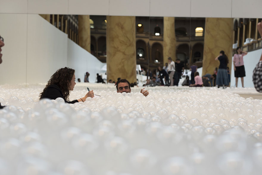 Swim In 1,000,000 Recyclable Plastic Balls At Installation In Museum In Washington Swim In 1,000,000 Recyclable Plastic Balls At Installation In Museum In Washington