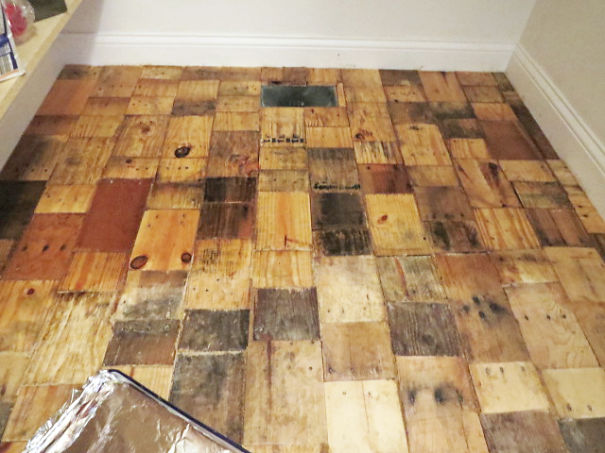 Our DIY Pallet-Wood Floor Cost Only $100