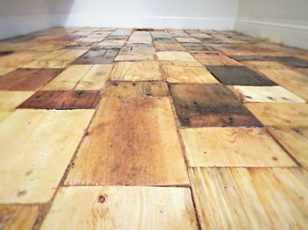Our DIY Pallet-Wood Floor Cost Only $100