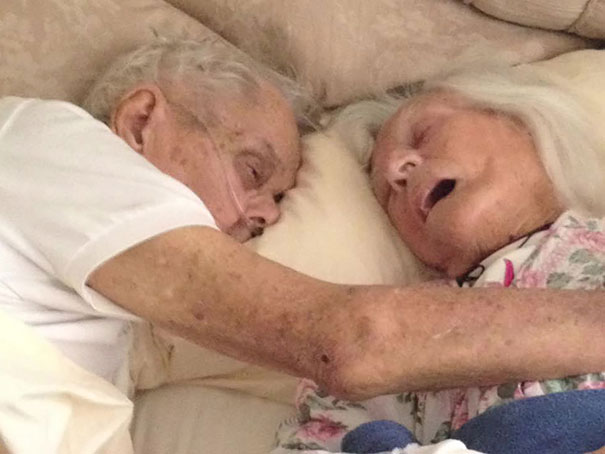 After 75 Years Of Marriage, This Couple Died In Each Others&#8217; Arms Hours Apart