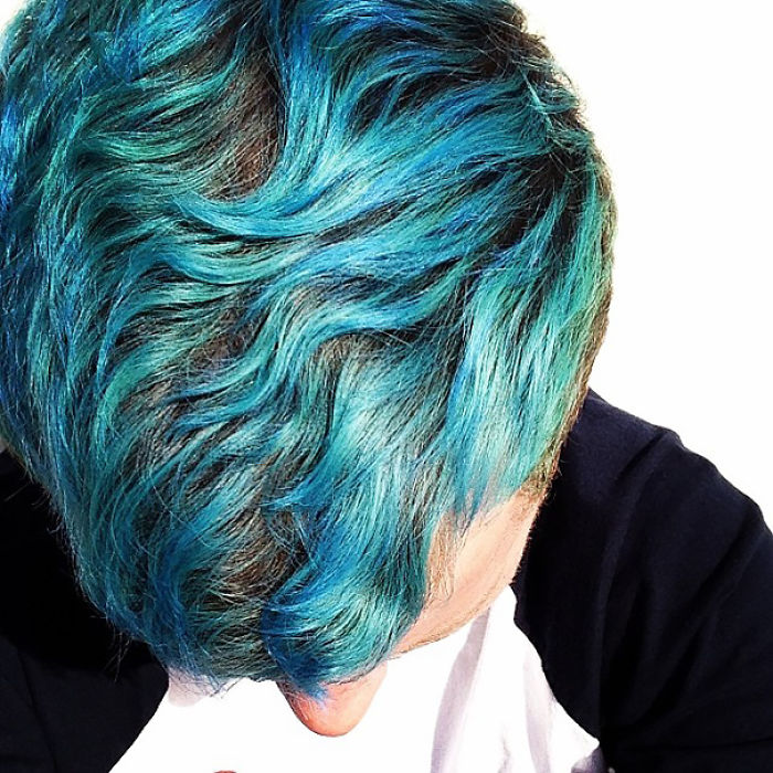 Merman Trend: Men Are Dyeing Their Hair With Incredibly Vivid Colors Merman Trend: Men Are Dyeing Their Hair With Incredibly Vivid Colors
