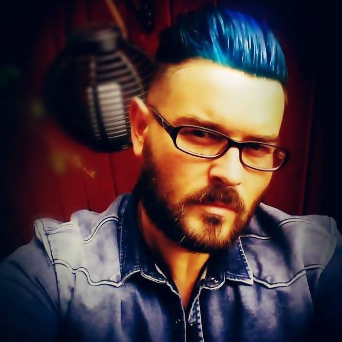 Merman Trend: Men Are Dyeing Their Hair With Incredibly Vivid Colors Merman Trend: Men Are Dyeing Their Hair With Incredibly Vivid Colors