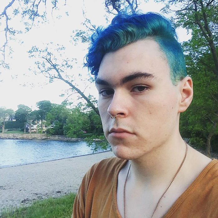Merman Trend: Men Are Dyeing Their Hair With Incredibly Vivid Colors Merman Trend: Men Are Dyeing Their Hair With Incredibly Vivid Colors