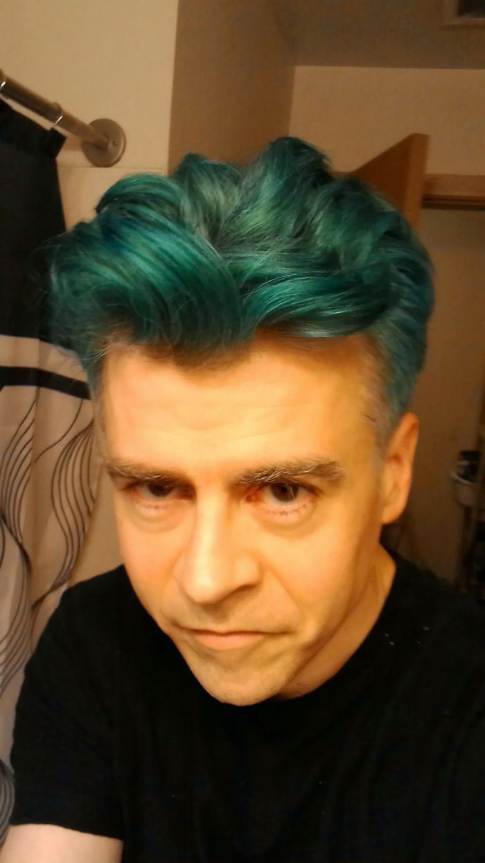 Merman Trend: Men Are Dyeing Their Hair With Incredibly Vivid Colors Merman Trend: Men Are Dyeing Their Hair With Incredibly Vivid Colors