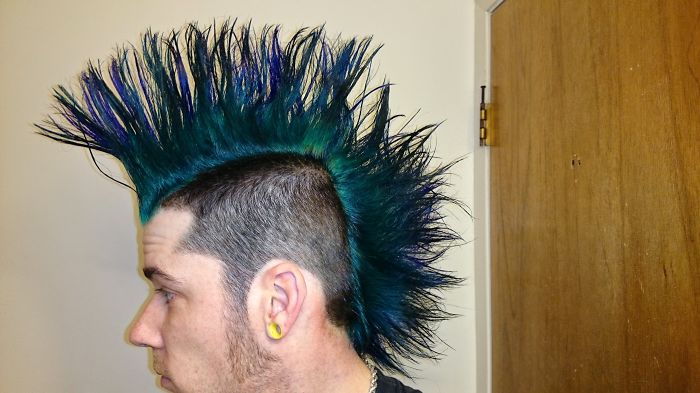 Merman Trend: Men Are Dyeing Their Hair With Incredibly Vivid Colors Merman Trend: Men Are Dyeing Their Hair With Incredibly Vivid Colors