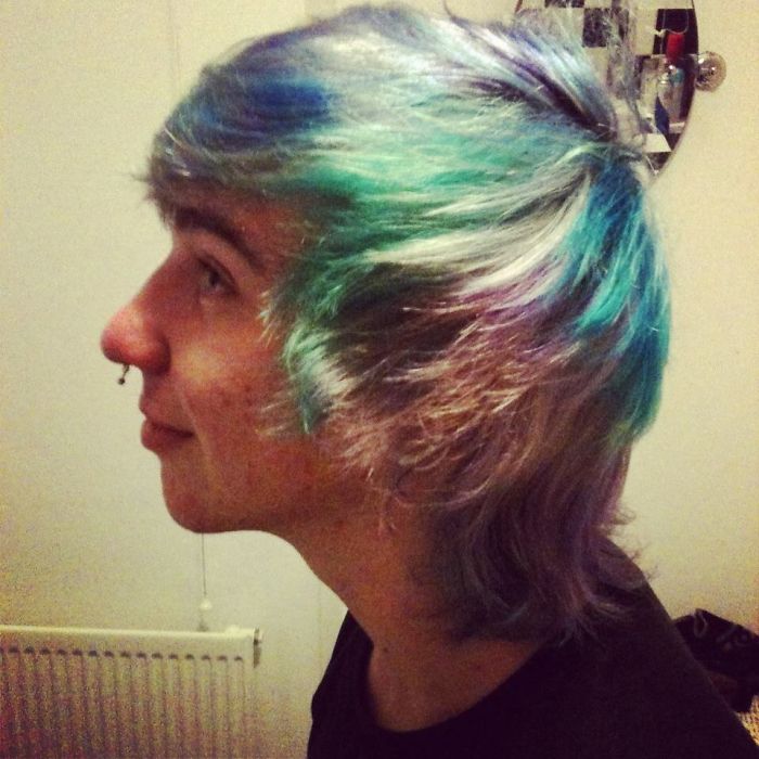 Merman Trend: Men Are Dyeing Their Hair With Incredibly Vivid Colors Merman Trend: Men Are Dyeing Their Hair With Incredibly Vivid Colors