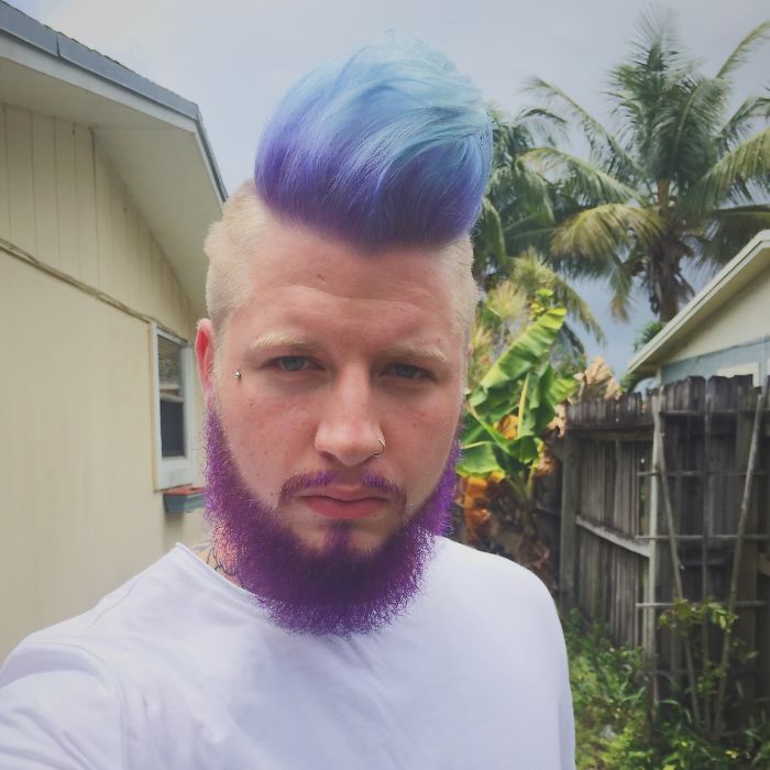 Merman Trend: Men Are Dyeing Their Hair With Incredibly Vivid Colors Merman Trend: Men Are Dyeing Their Hair With Incredibly Vivid Colors