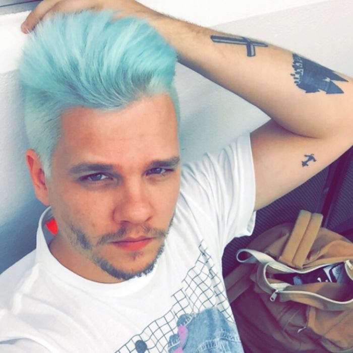 Merman Trend: Men Are Dyeing Their Hair With Incredibly Vivid Colors Merman Trend: Men Are Dyeing Their Hair With Incredibly Vivid Colors