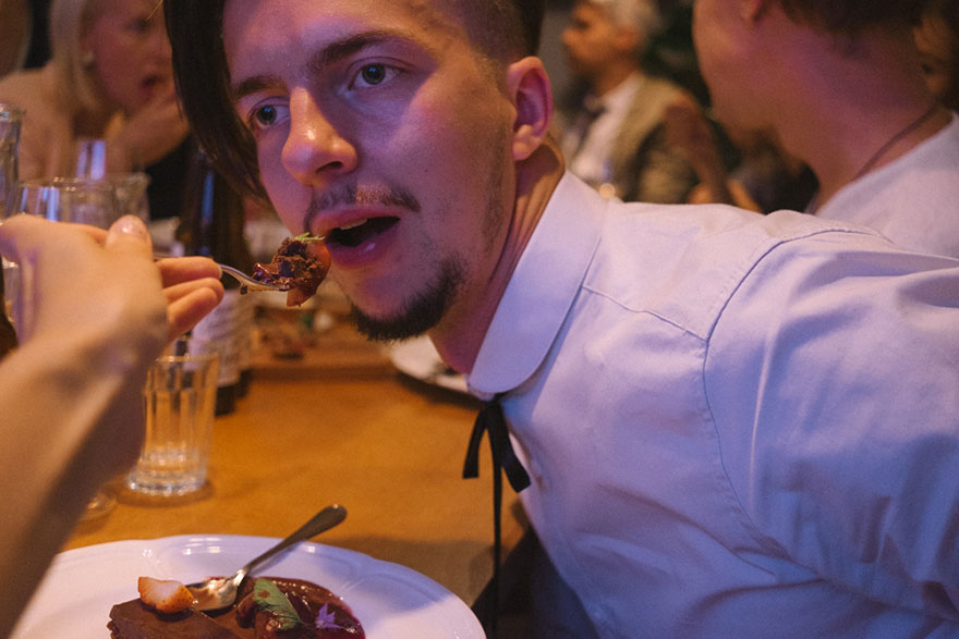 Bride Decides To Be Her Own Wedding Photographer And The Result Is Better Than Most Wedding Photos Bride Decides To Be Her Own Wedding Photographer And The Result Is Better Than Most Wedding Photos