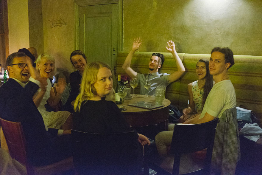 Bride Decides To Be Her Own Wedding Photographer And The Result Is Better Than Most Wedding Photos Bride Decides To Be Her Own Wedding Photographer And The Result Is Better Than Most Wedding Photos