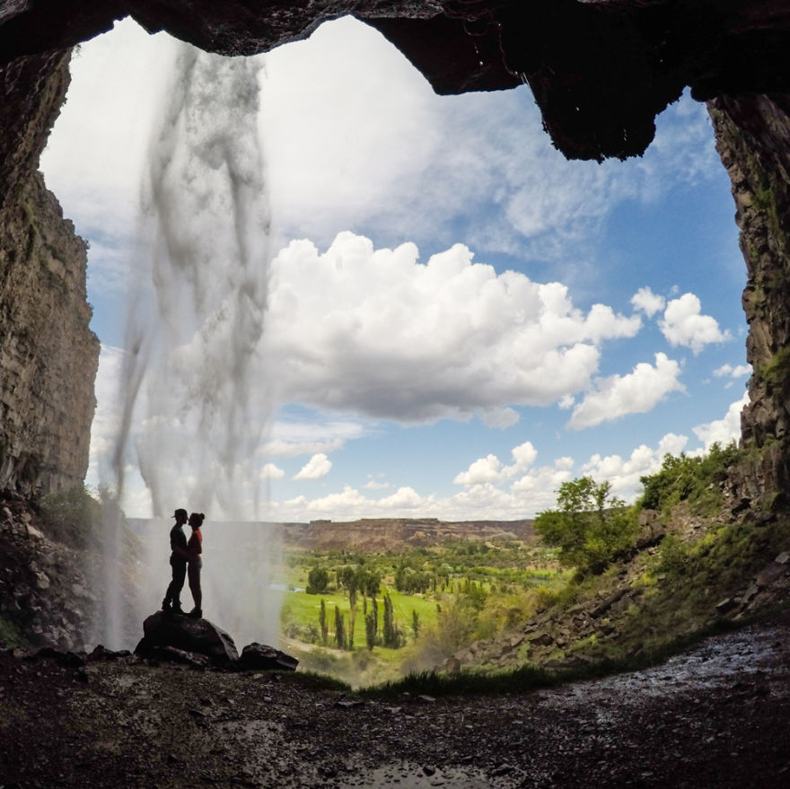 I Turned My Grandma’s Old Van Into A Mobile Home So I Could Travel Across North America I Turned My Grandma’s Old Van Into A Mobile Home So I Could Travel Across North America