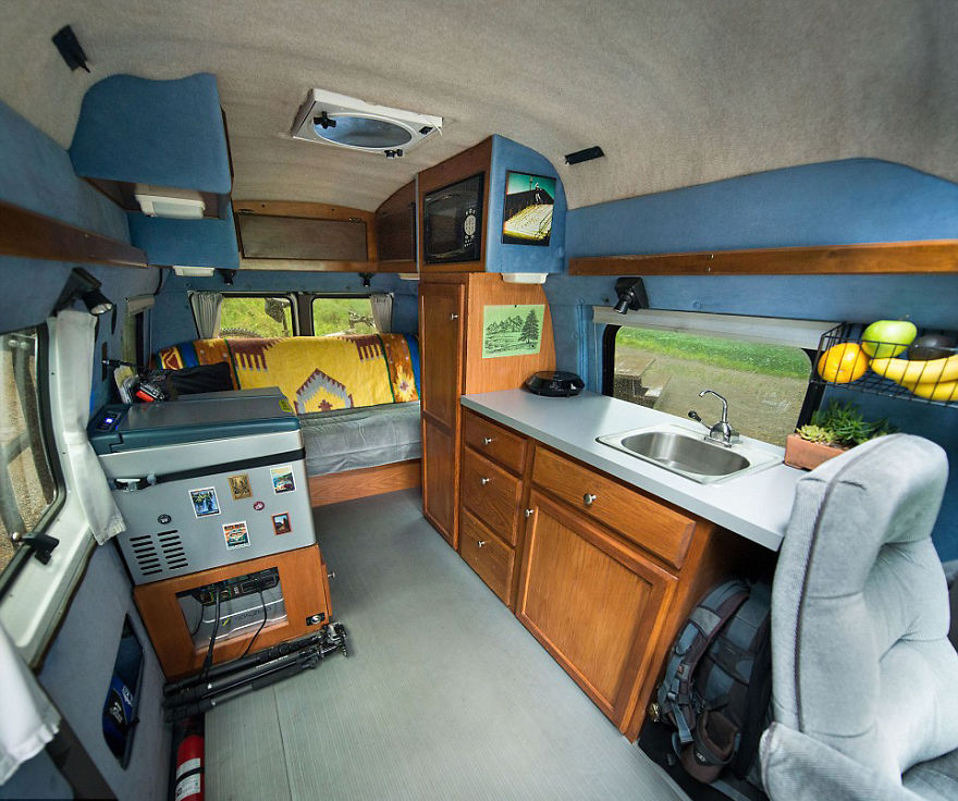 I Turned My Grandma’s Old Van Into A Mobile Home So I Could Travel Across North America I Turned My Grandma’s Old Van Into A Mobile Home So I Could Travel Across North America