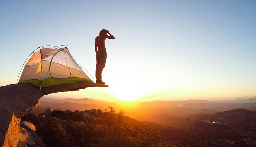 I Turned My Grandma’s Old Van Into A Mobile Home So I Could Travel Across North America I Turned My Grandma’s Old Van Into A Mobile Home So I Could Travel Across North America