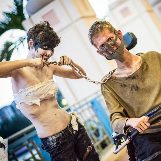 Disabled Student Turns His Wheelchair Into Epic Mad Max Cosplay Disabled Student Turns His Wheelchair Into Epic Mad Max Cosplay