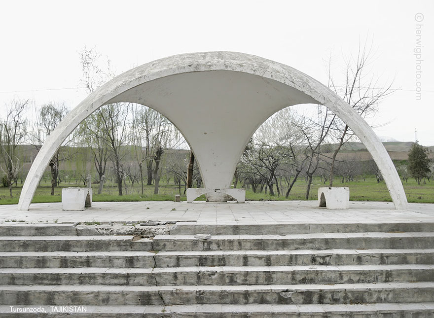 Photographer Travels 30,000km Documenting Soviet Bus Stops And Is Accused Of Spying