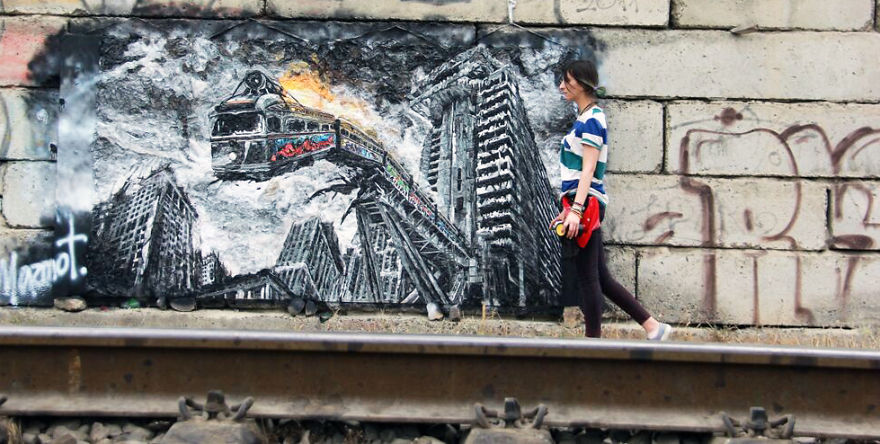 I Recycle Garbage Bags Into Graffiti-Like Street Art I Recycle Garbage Bags Into Graffiti-Like Street Art