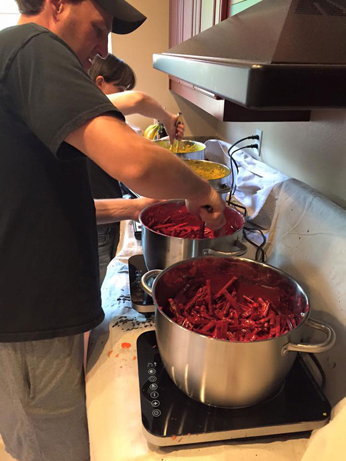 Dad Finds Brilliant Way To Reuse Leftover Crayons From Restaurants And Schools Dad Finds Brilliant Way To Reuse Leftover Crayons From Restaurants And Schools