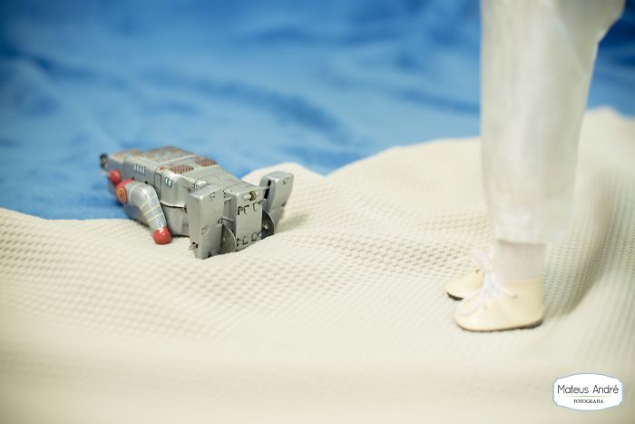 Artists Around The World Respond To Tragic Death Of 3-Year-Old Syrian Refugee Artists Around The World Respond To Tragic Death Of 3-Year-Old Syrian Refugee