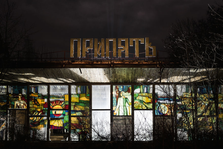 I Sneak Into Abandoned Soviet Buildings To Photograph Them Frozen In Time