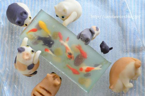 Candy Cats Trying To Catch Goldfish Stuck In Jelly Created By Mother-Daughter Duo Candy Cats Trying To Catch Goldfish Stuck In Jelly Created By Mother-Daughter Duo