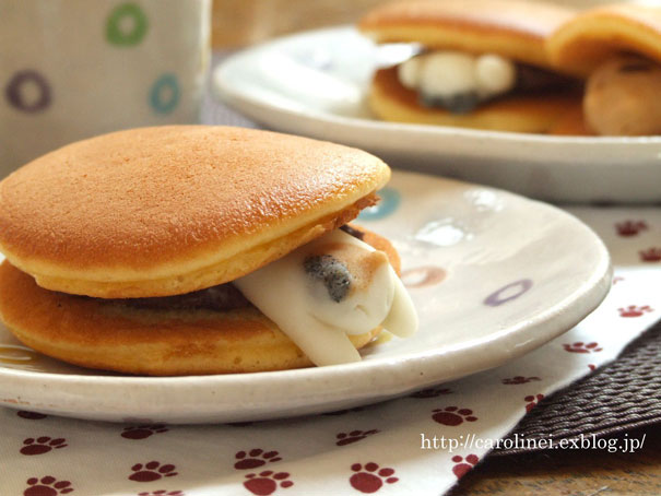 Candy Cats Trying To Catch Goldfish Stuck In Jelly Created By Mother-Daughter Duo Candy Cats Trying To Catch Goldfish Stuck In Jelly Created By Mother-Daughter Duo