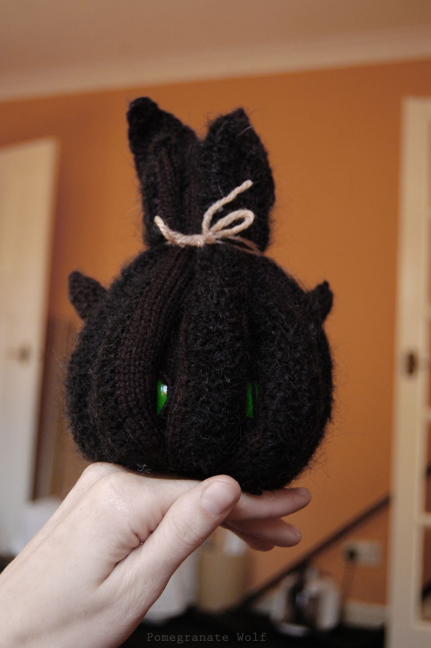 Night Furrytopus: My Knitted Monster From The Ocean&#8217;s Depths