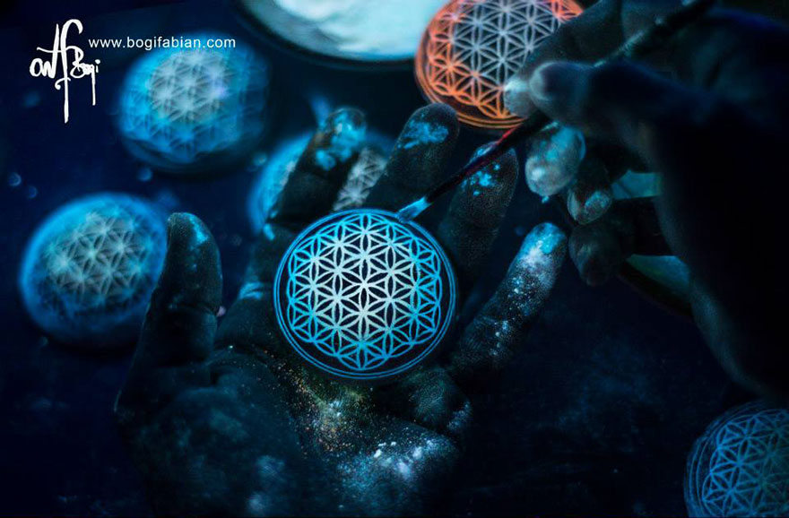 Glowing-In-Dark Ceramics Created By Hungarian Artist Bogi Fabian Glowing-In-Dark Ceramics Created By Hungarian Artist Bogi Fabian