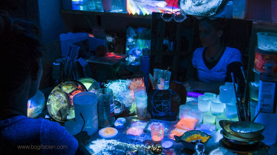 Glowing-In-Dark Ceramics Created By Hungarian Artist Bogi Fabian Glowing-In-Dark Ceramics Created By Hungarian Artist Bogi Fabian