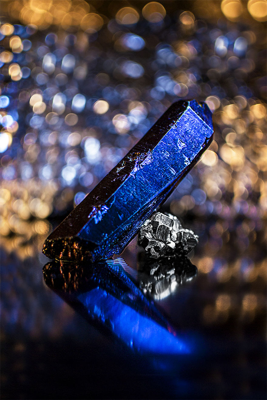 I Create Mesmerizing Images Of Gemstones That Look Like Otherworldly Objects I Create Mesmerizing Images Of Gemstones That Look Like Otherworldly Objects