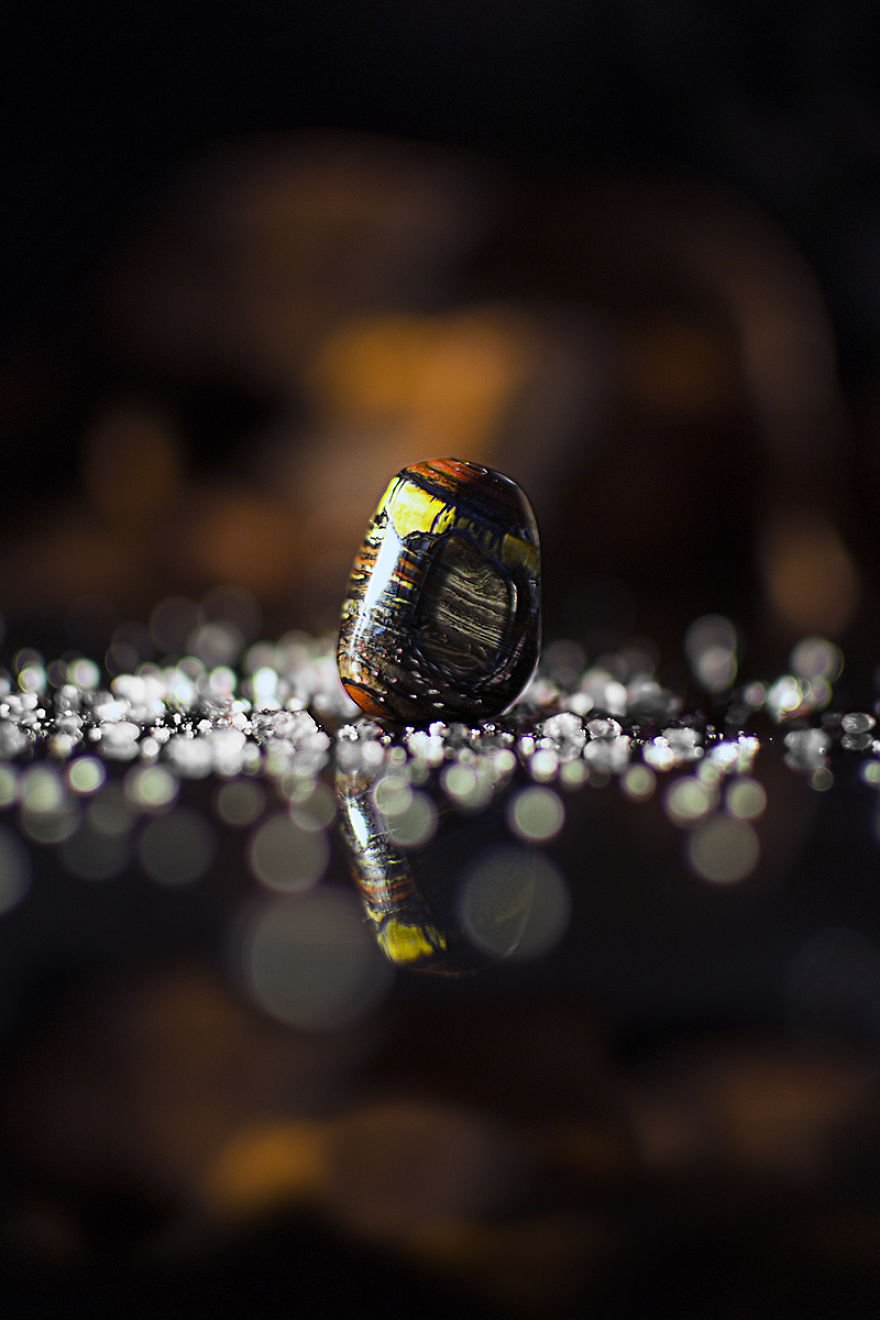 I Create Mesmerizing Images Of Gemstones That Look Like Otherworldly Objects I Create Mesmerizing Images Of Gemstones That Look Like Otherworldly Objects