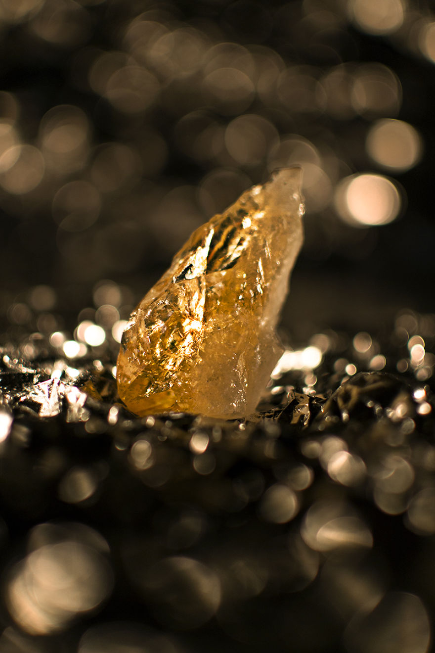 I Create Mesmerizing Images Of Gemstones That Look Like Otherworldly Objects I Create Mesmerizing Images Of Gemstones That Look Like Otherworldly Objects