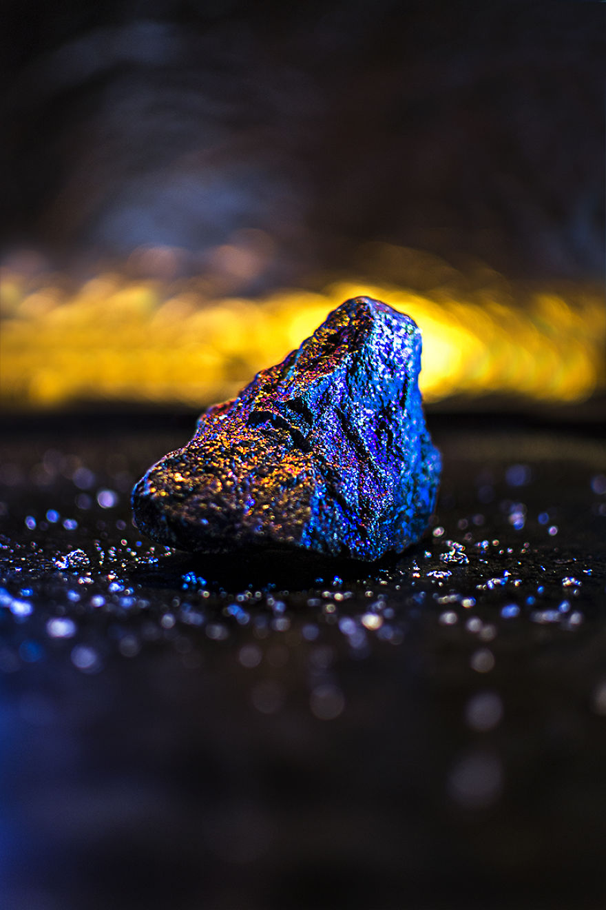 I Create Mesmerizing Images Of Gemstones That Look Like Otherworldly Objects I Create Mesmerizing Images Of Gemstones That Look Like Otherworldly Objects