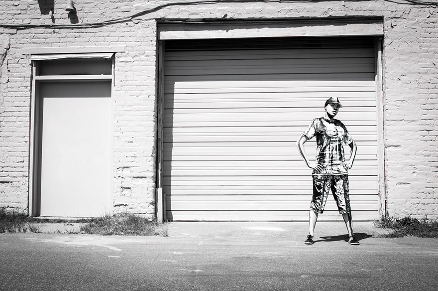 Using Body Paint, I Turn Myself Into A Living Digital Illustration Using Body Paint, I Turn Myself Into A Living Digital Illustration