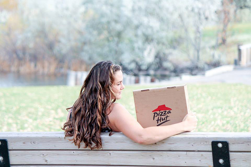 Woman Takes Engagement Photos With A Pizza To Show It&#8217;s More Reliable Than A Man