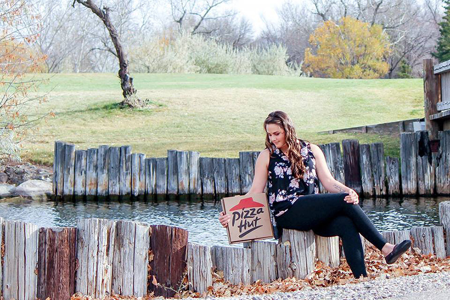 Woman Takes Engagement Photos With A Pizza To Show It&#8217;s More Reliable Than A Man